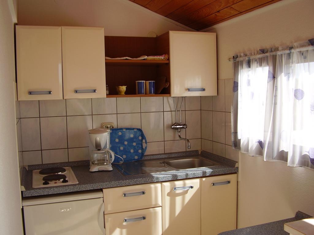 Guesthouse Apartment Bozica Μπολ Δωμάτιο φωτογραφία