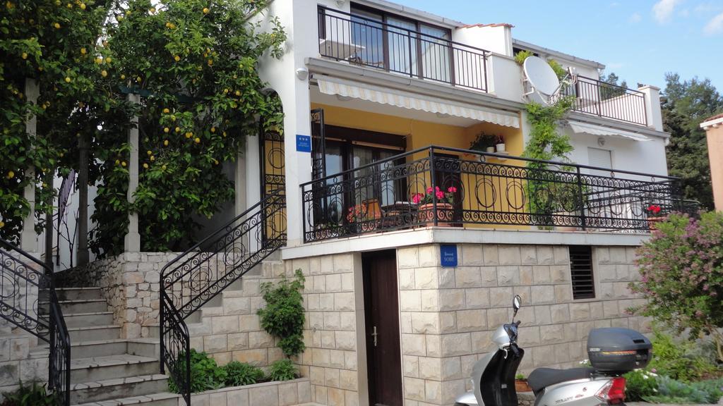Guesthouse Apartment Bozica Μπολ Εξωτερικό φωτογραφία