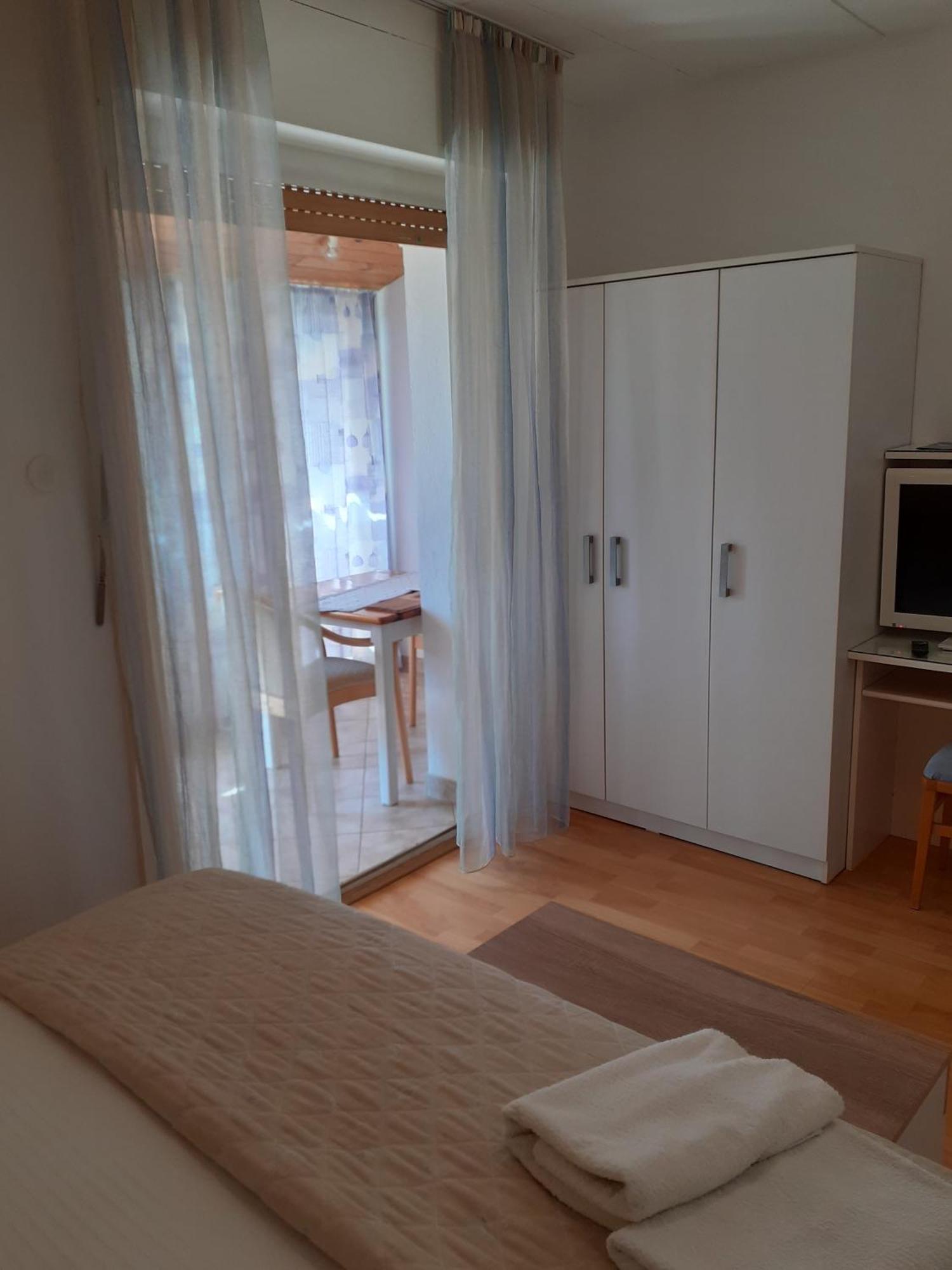 Guesthouse Apartment Bozica Μπολ Εξωτερικό φωτογραφία