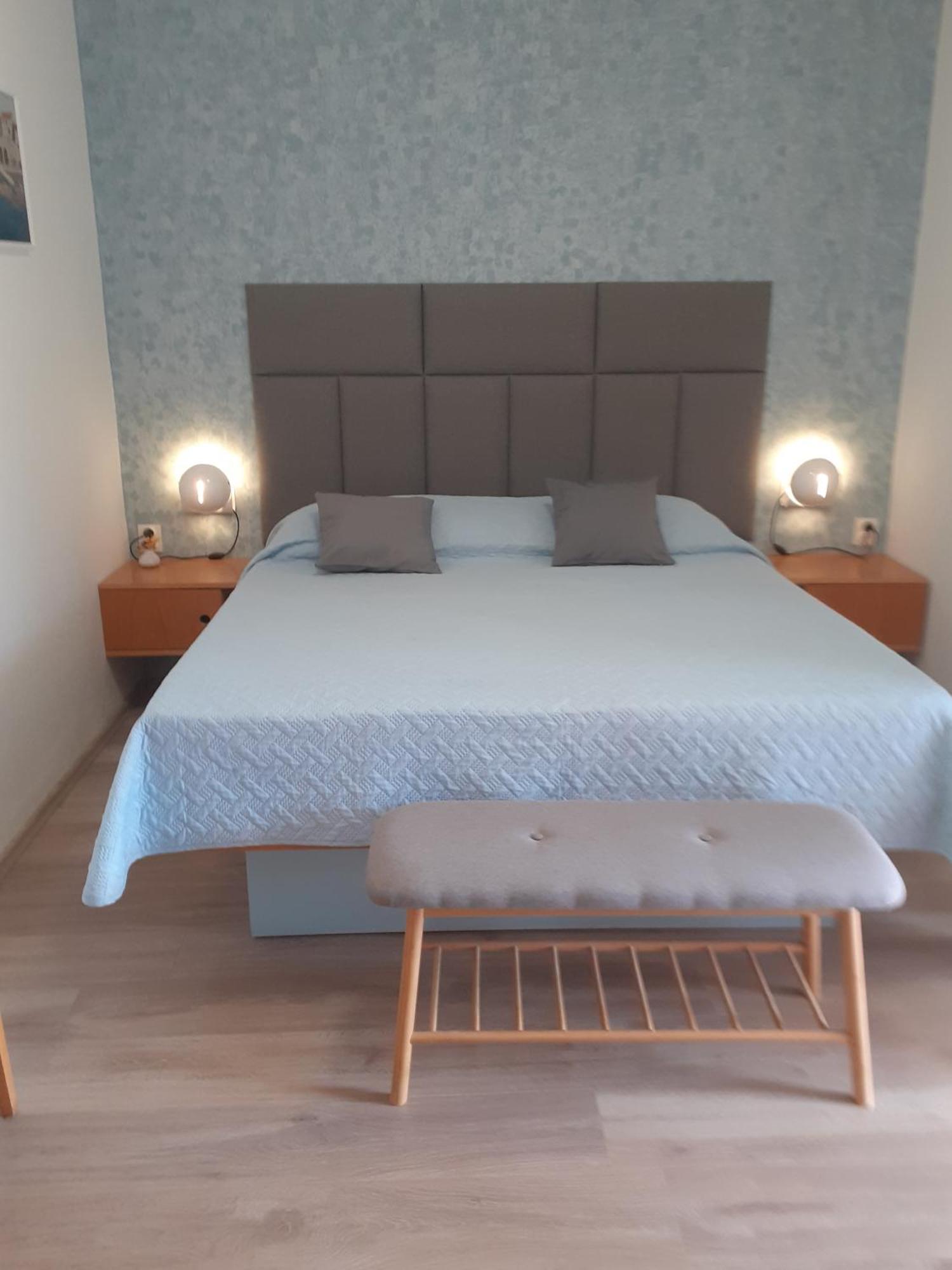 Guesthouse Apartment Bozica Μπολ Εξωτερικό φωτογραφία