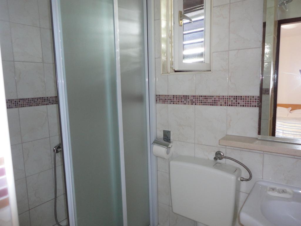 Guesthouse Apartment Bozica Μπολ Εξωτερικό φωτογραφία