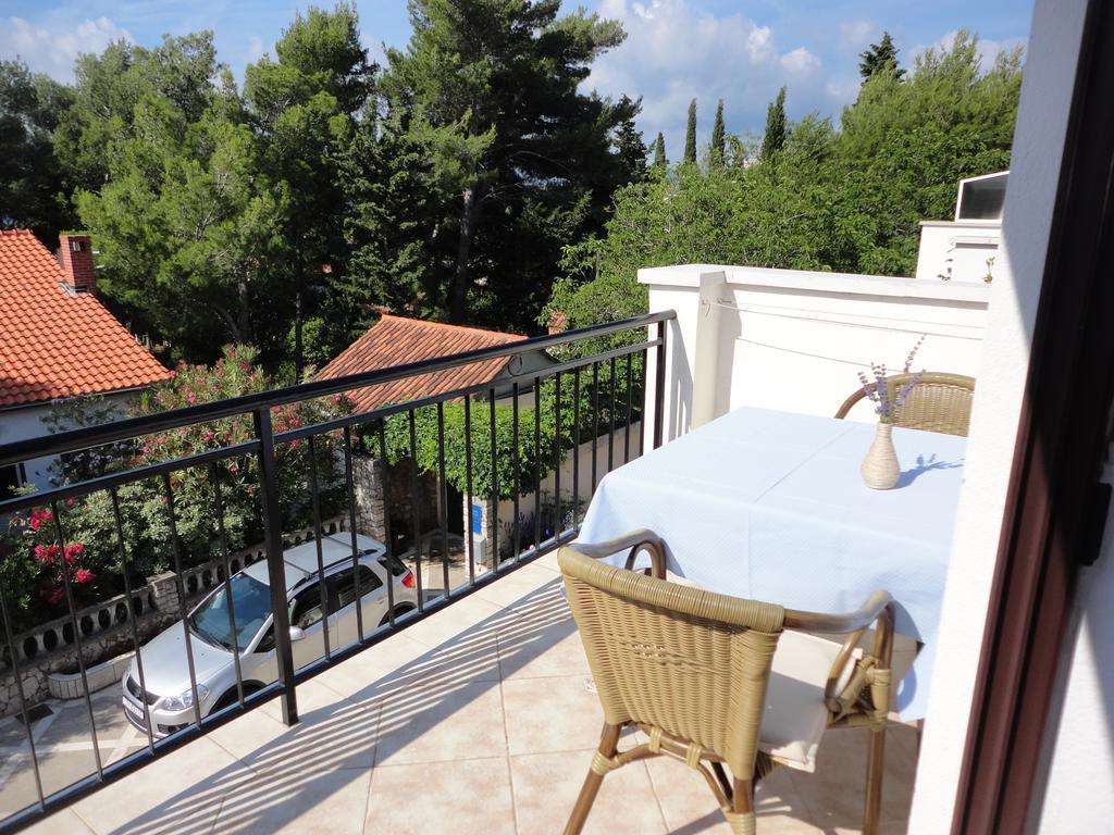 Guesthouse Apartment Bozica Μπολ Εξωτερικό φωτογραφία