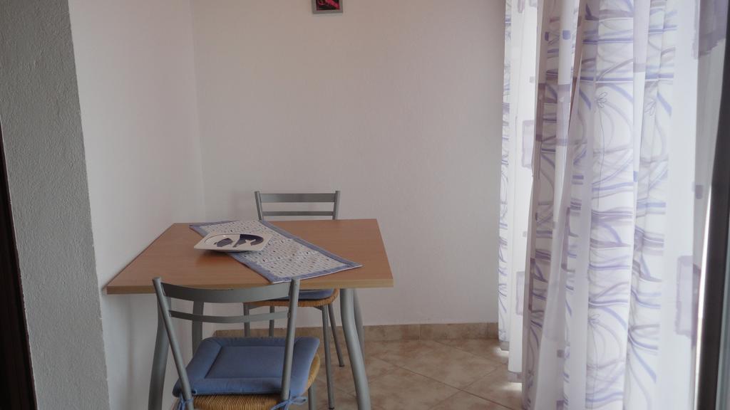 Guesthouse Apartment Bozica Μπολ Εξωτερικό φωτογραφία