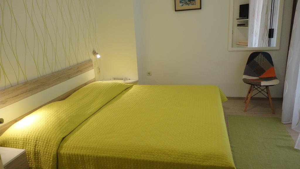 Guesthouse Apartment Bozica Μπολ Εξωτερικό φωτογραφία