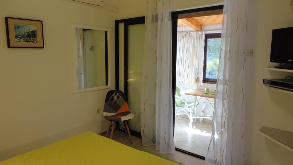 Guesthouse Apartment Bozica Μπολ Εξωτερικό φωτογραφία