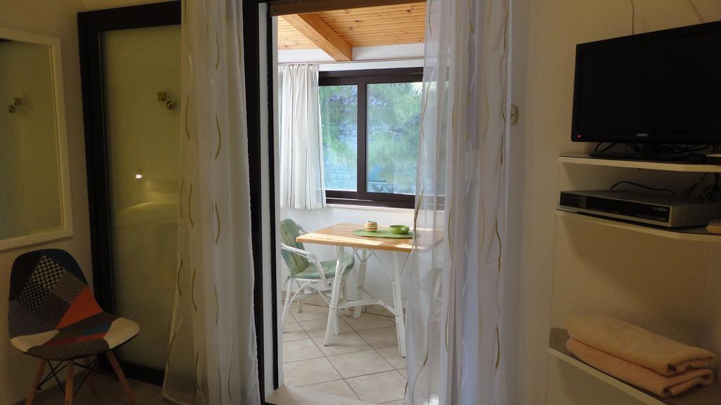 Guesthouse Apartment Bozica Μπολ Εξωτερικό φωτογραφία