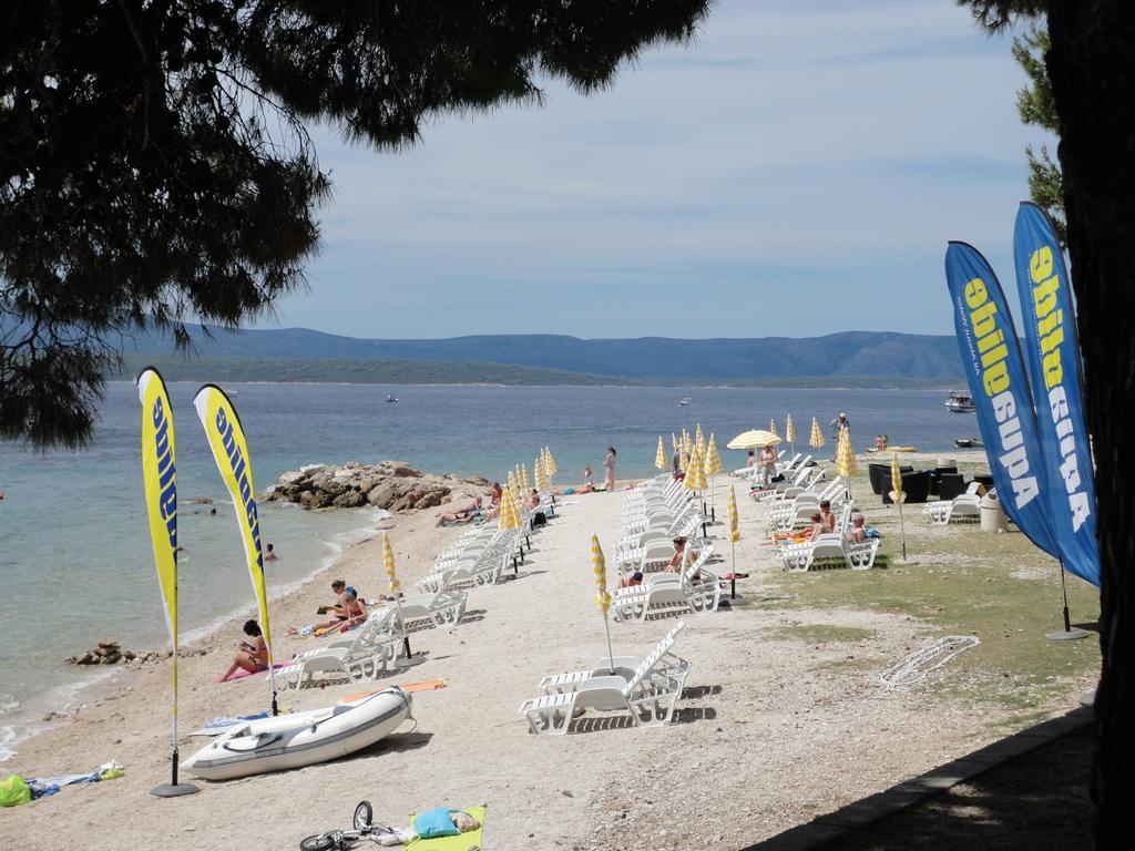 Guesthouse Apartment Bozica Μπολ Εξωτερικό φωτογραφία